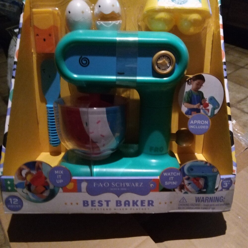 New Fao Schwartz best Baker pretend mixer set